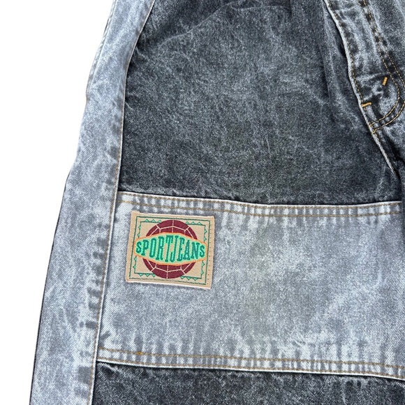 Vintage 90’s Levi’s Baggy Jeans - Picture 4 of 5